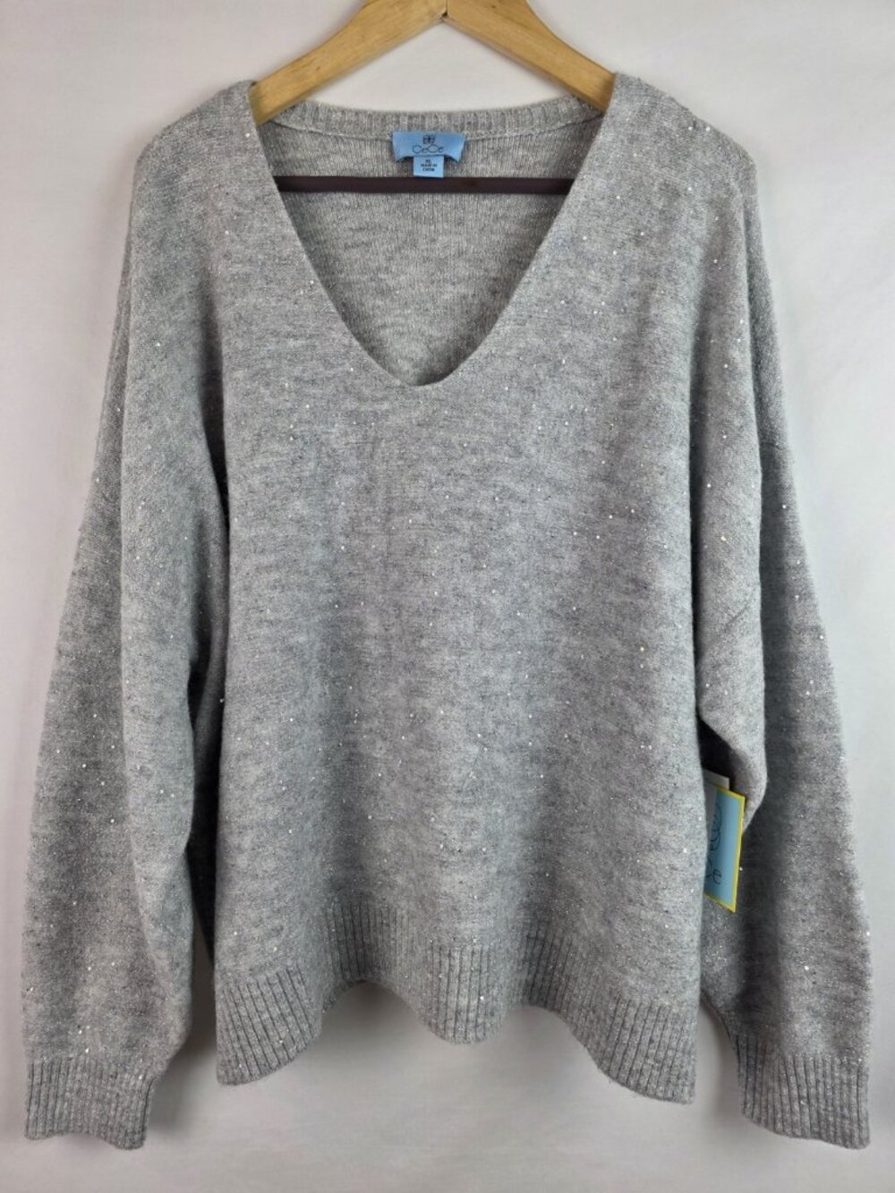 CeCe Sweater Womens Size XL Gray Sliver Shimmer Long Sleeve V-Neck Soft Top